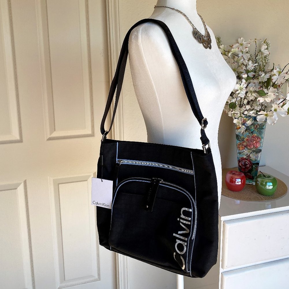 📸Calvin Klein Crossover Purse